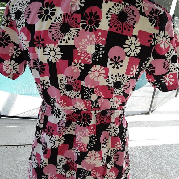 Peaches small scrub top - Picture 6 of 7